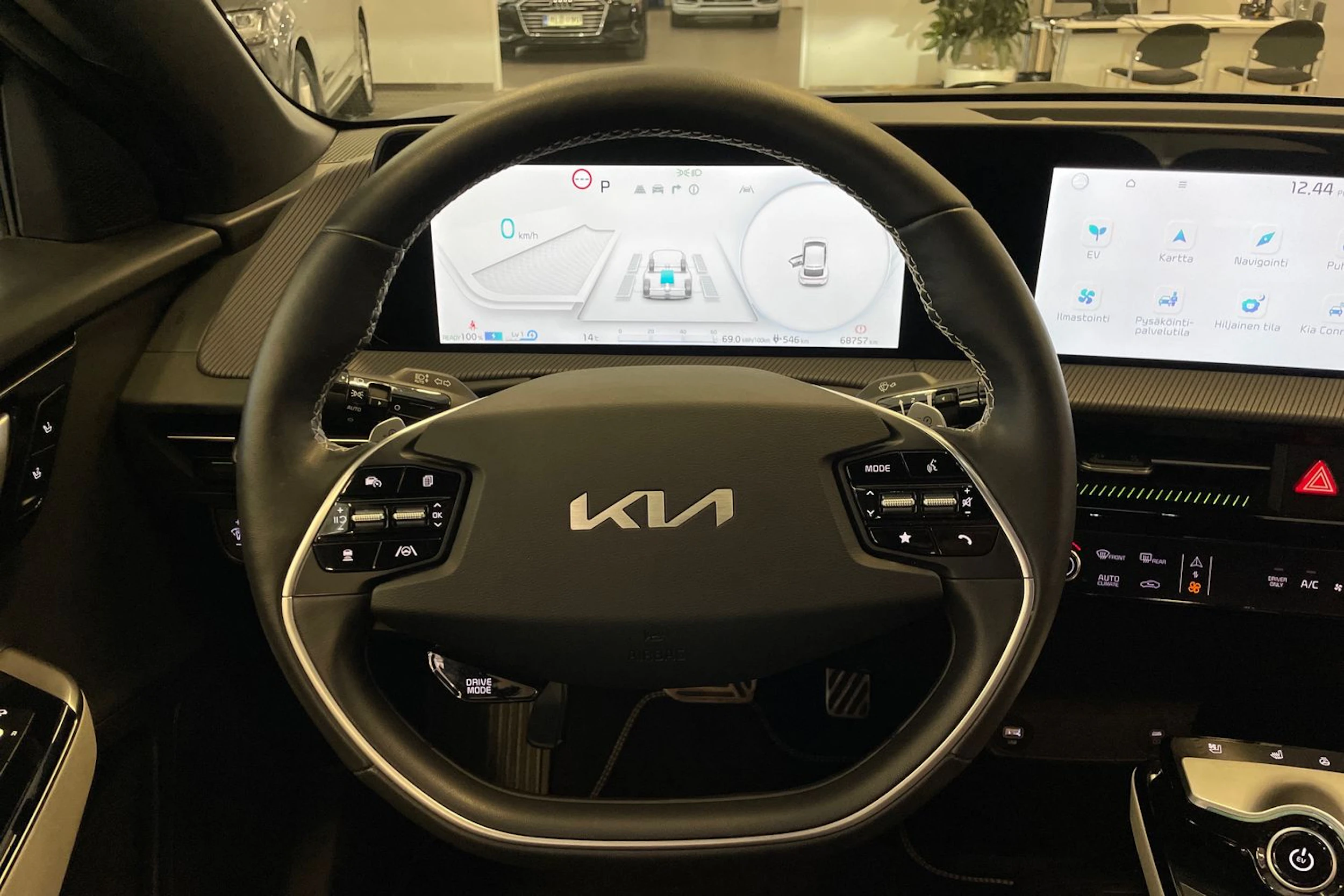 sininen Kia EV6 2023 kuva 28.