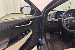sininen Kia EV6 2023 kuva 14.