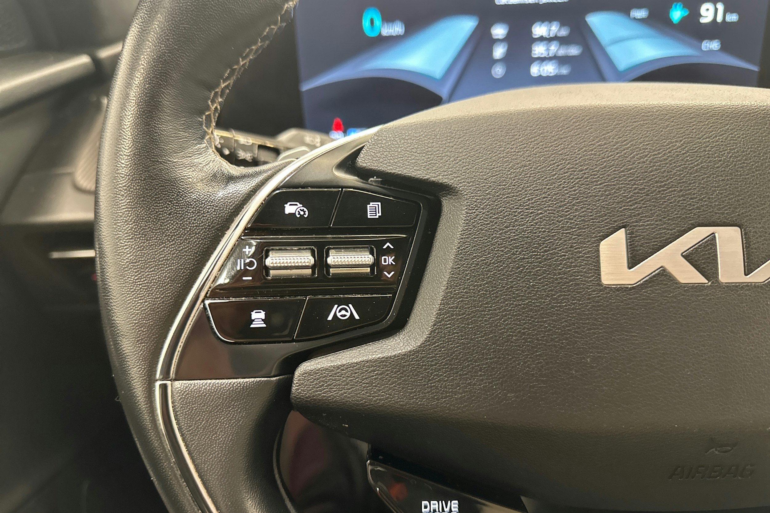 sininen Kia EV6 2023 kuva 16.