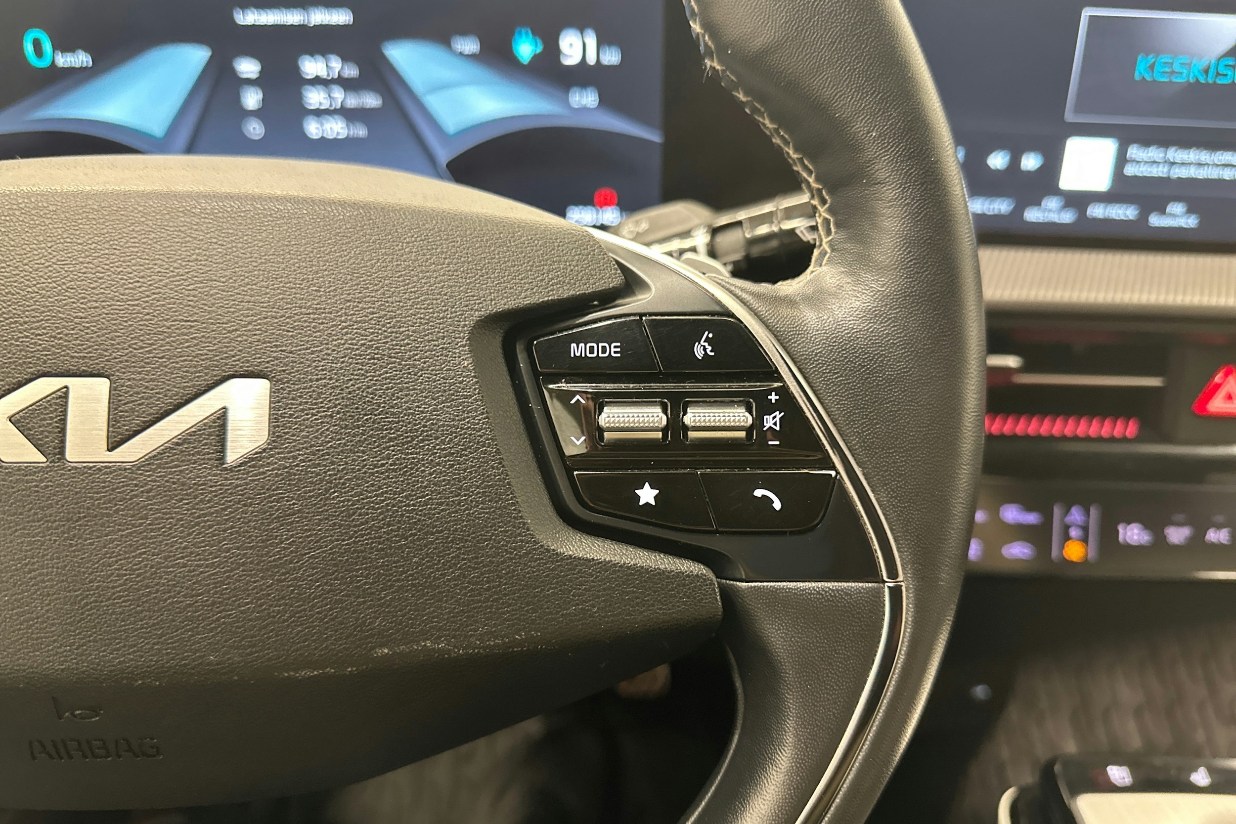 sininen Kia EV6 2023 kuva 17.