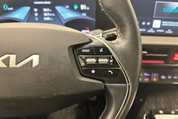 sininen Kia EV6 2023 kuva 17.