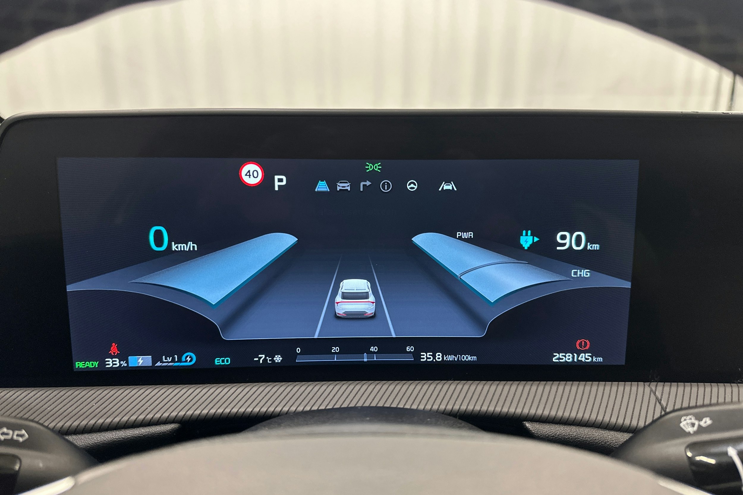 sininen Kia EV6 2023 kuva 18.