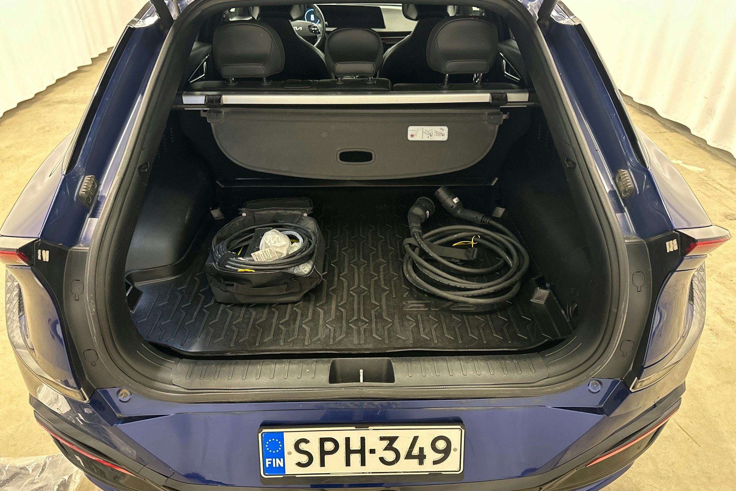 sininen Kia EV6 2023 kuva 23.