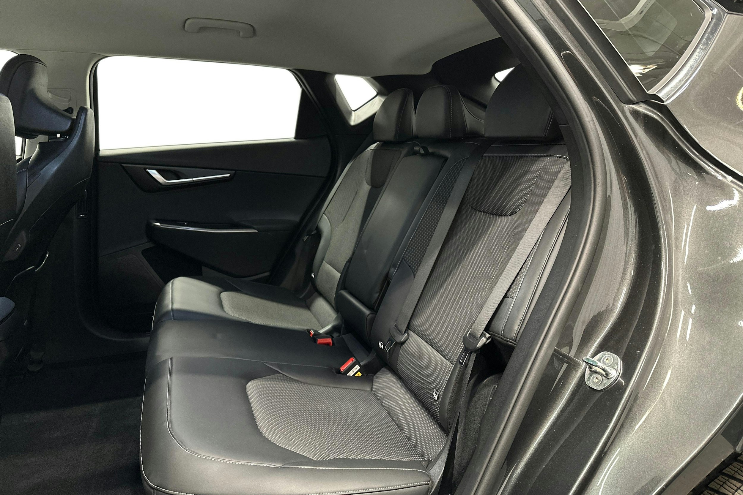 harmaa Kia EV6 2023 kuva 10.