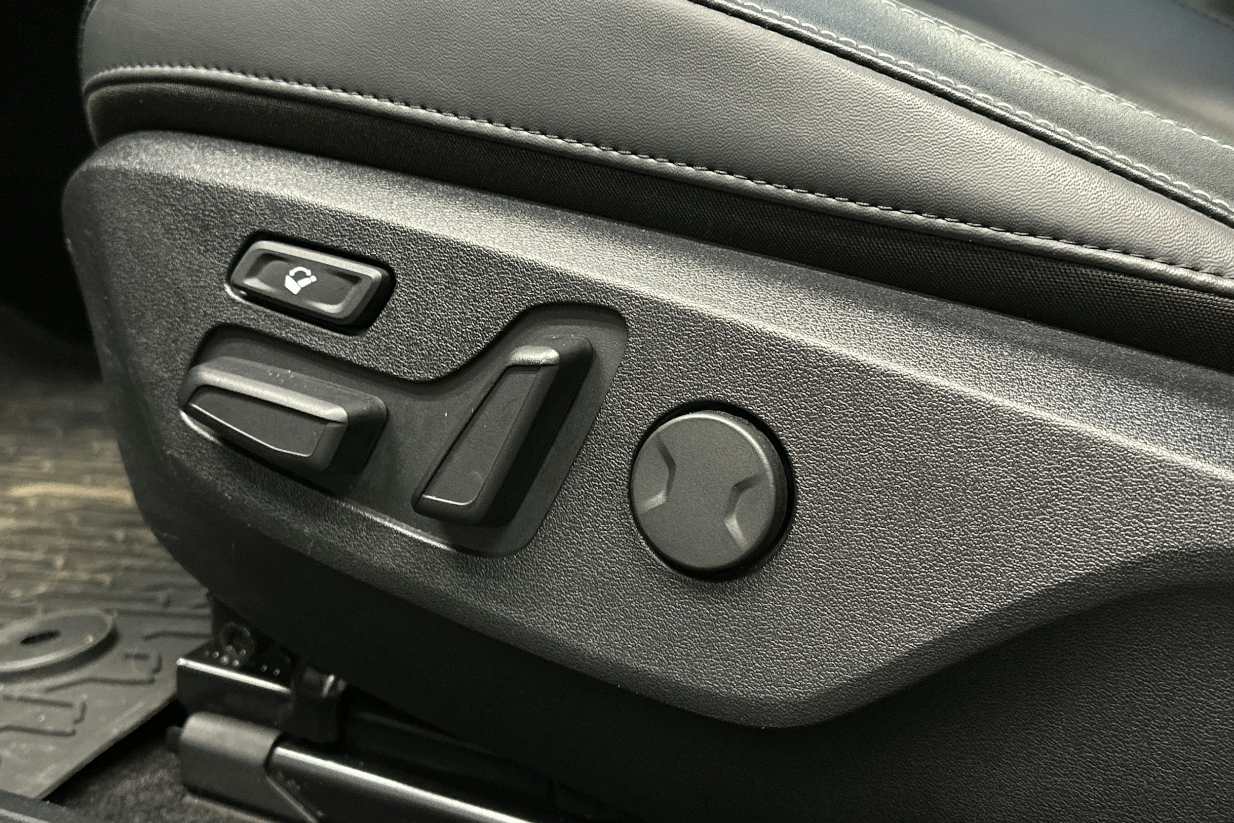 harmaa Kia EV6 2023 kuva 17.