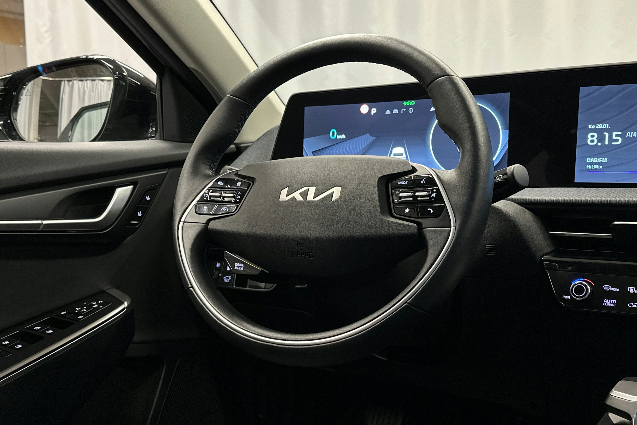 harmaa Kia EV6 2023 kuva 18.