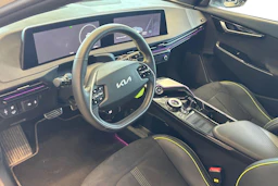 valkoinen Kia EV6 2023 kuva 6.