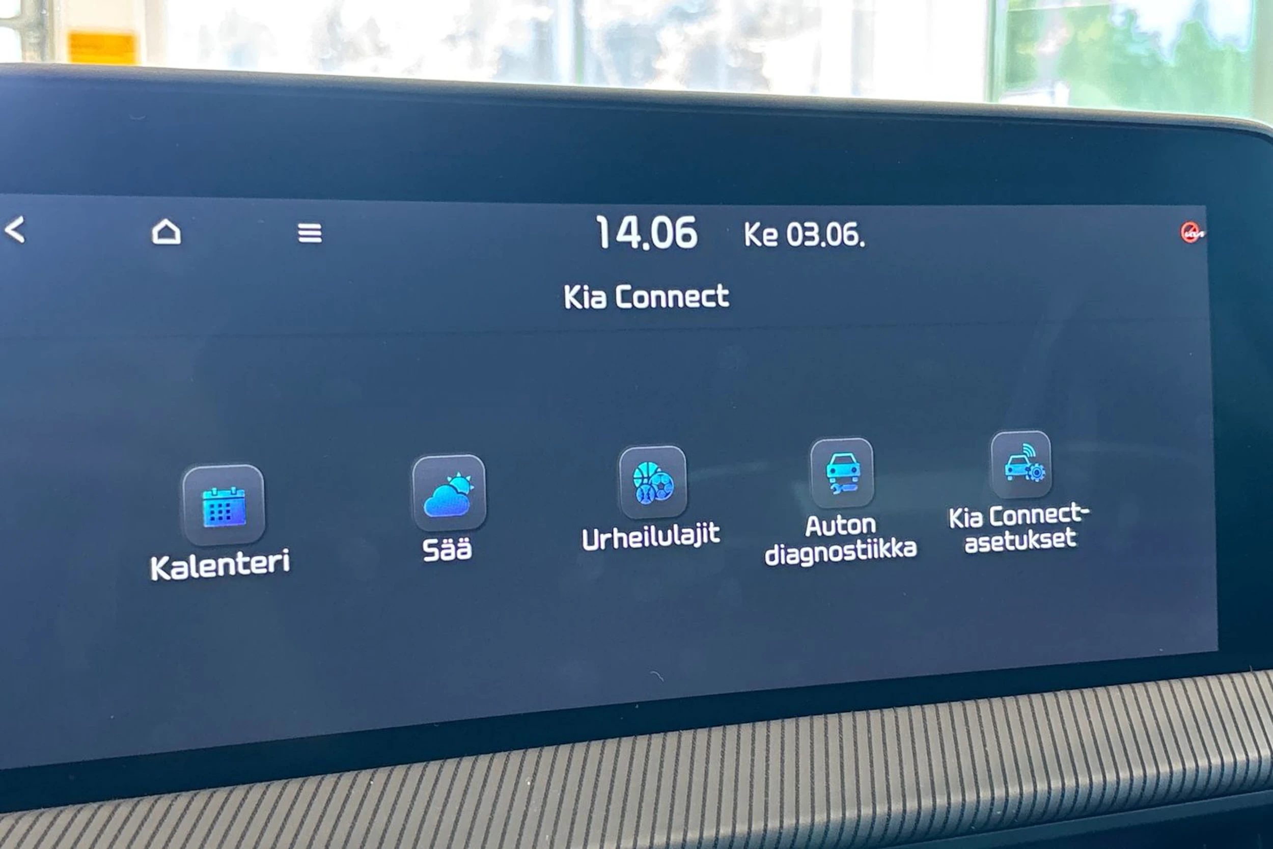 valkoinen Kia EV6 2023 kuva 33.