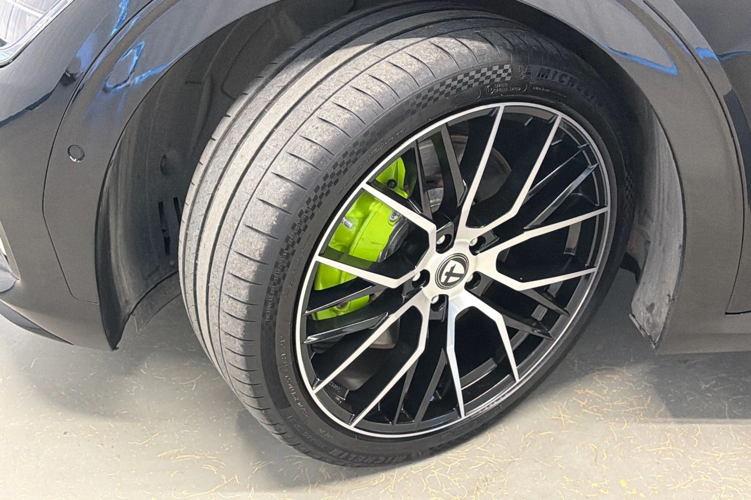 musta Kia EV6 2023 kuva 10.