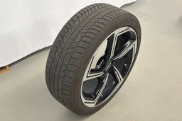 musta Kia EV6 2023 kuva 30.