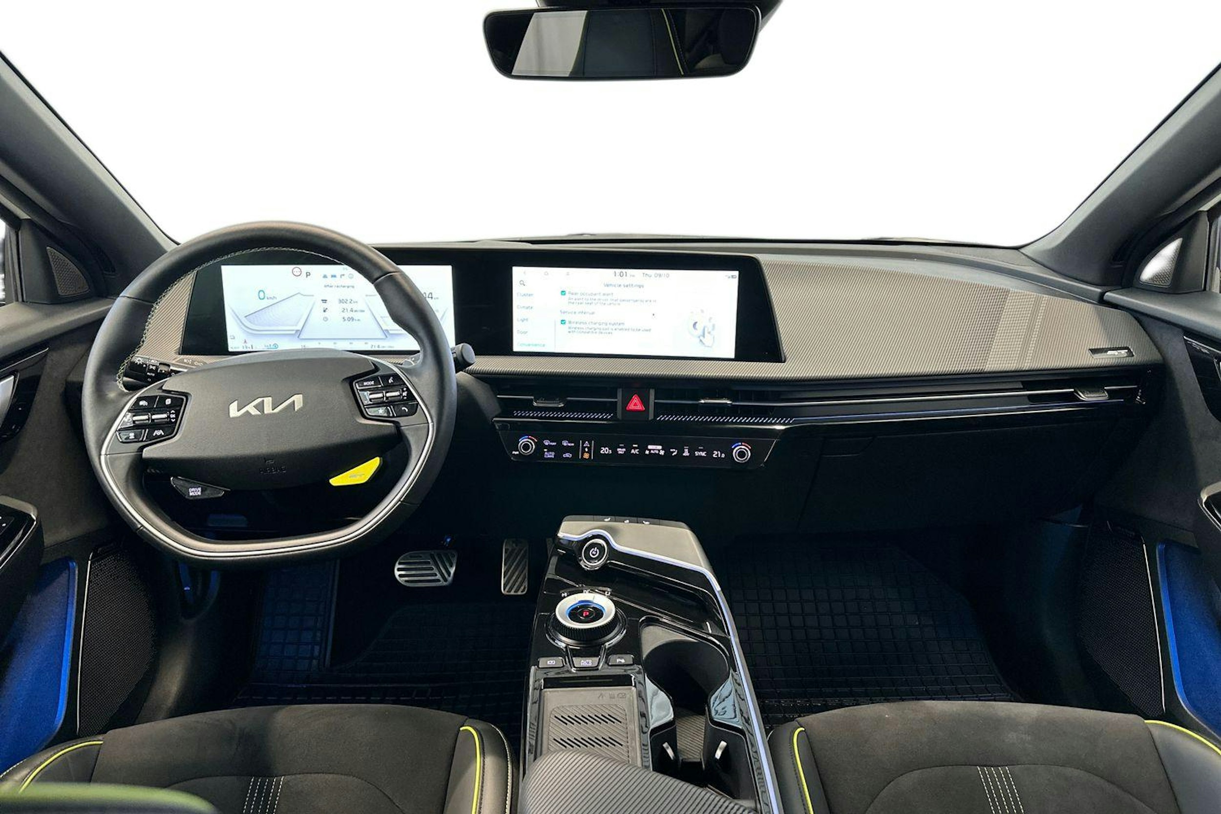 Valkoinen Kia EV6 2023 kuva 7.