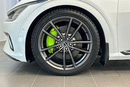 Valkoinen Kia EV6 2023 kuva 9.