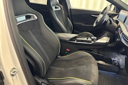 Valkoinen Kia EV6 2023 kuva 14.