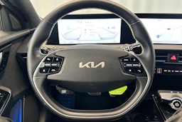 Valkoinen Kia EV6 2023 kuva 21.