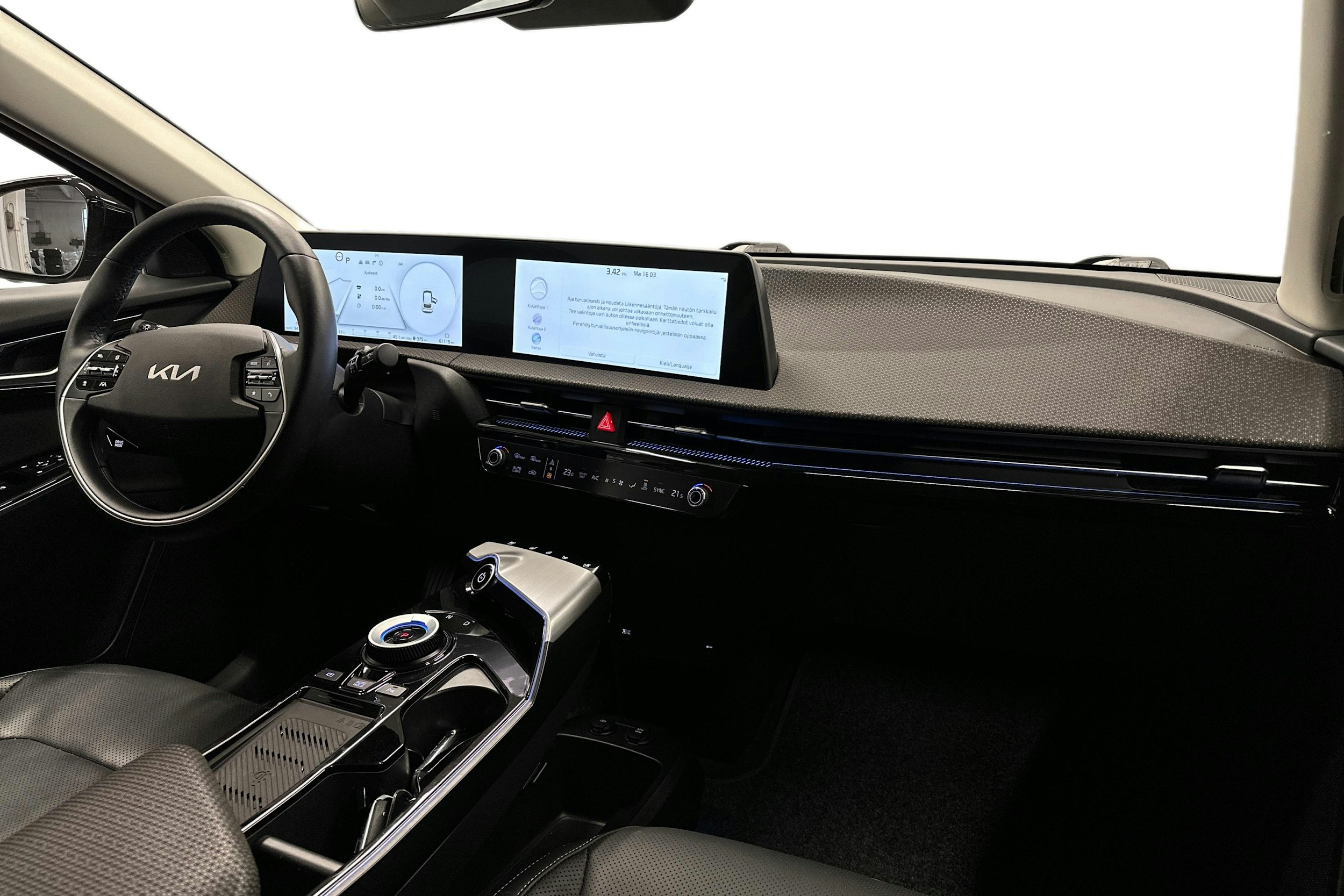 musta Kia EV6 2023 kuva 7.