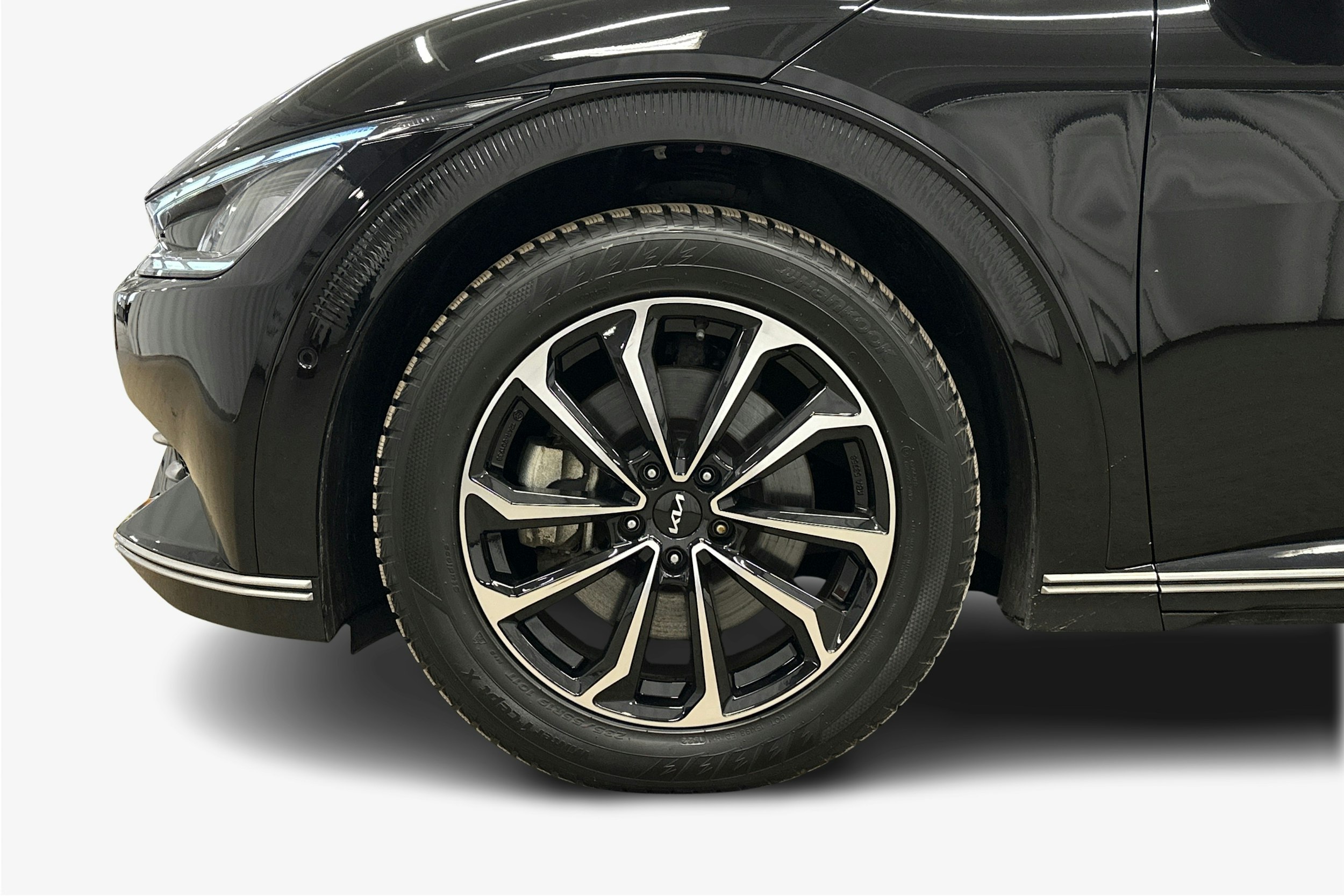 musta Kia EV6 2023 kuva 9.