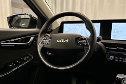 musta Kia EV6 2023 kuva 16.