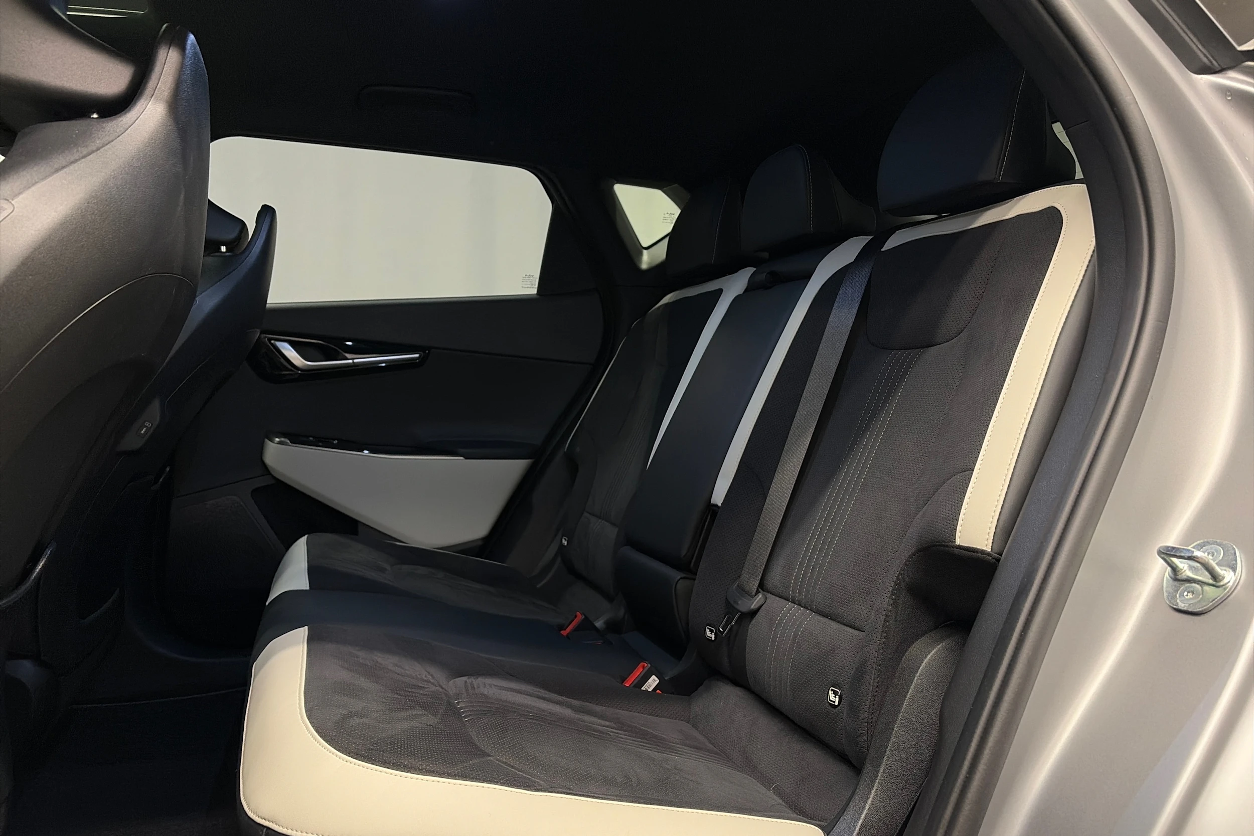harmaa Kia EV6 2023 kuva 11.