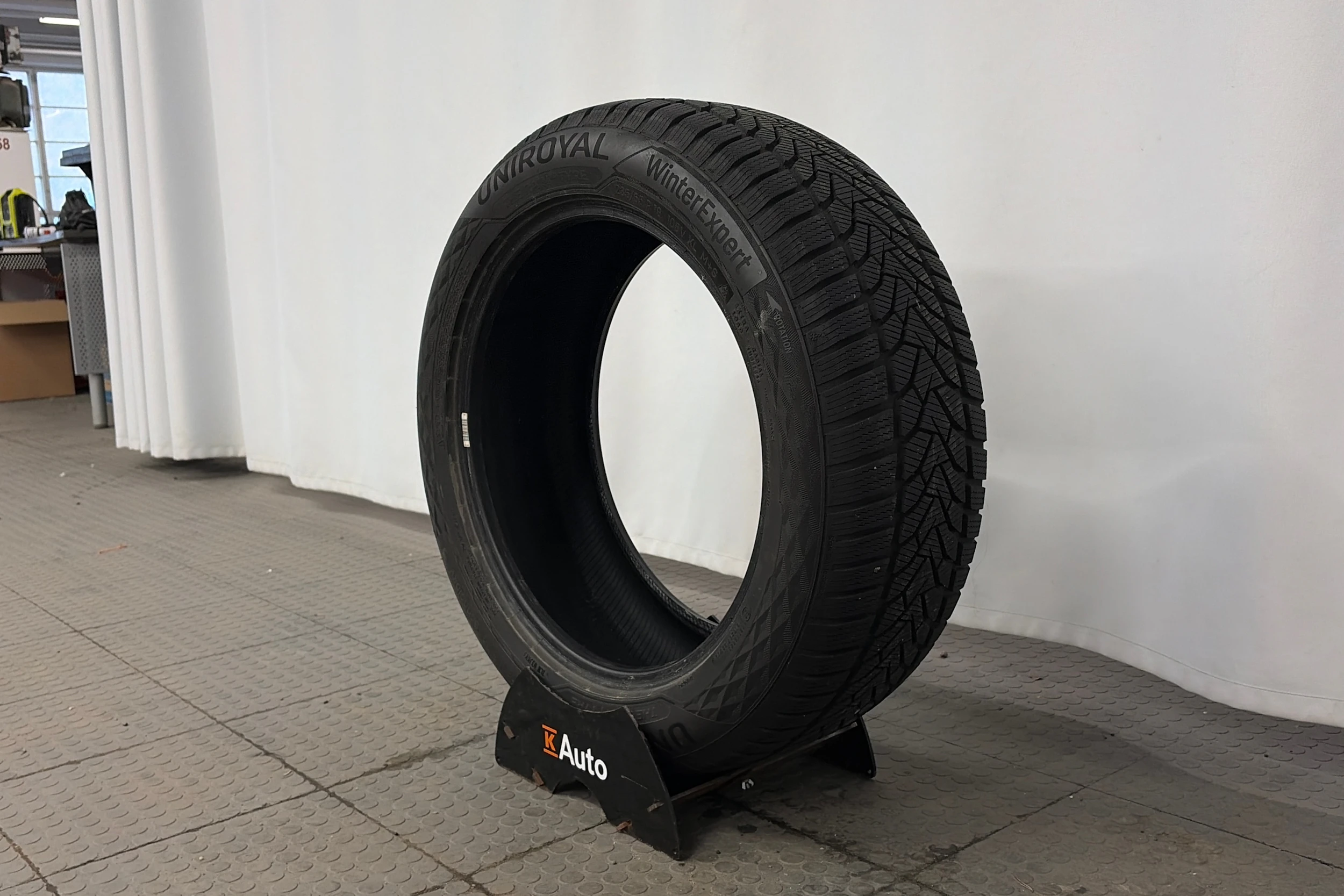 harmaa Kia EV6 2023 kuva 13.