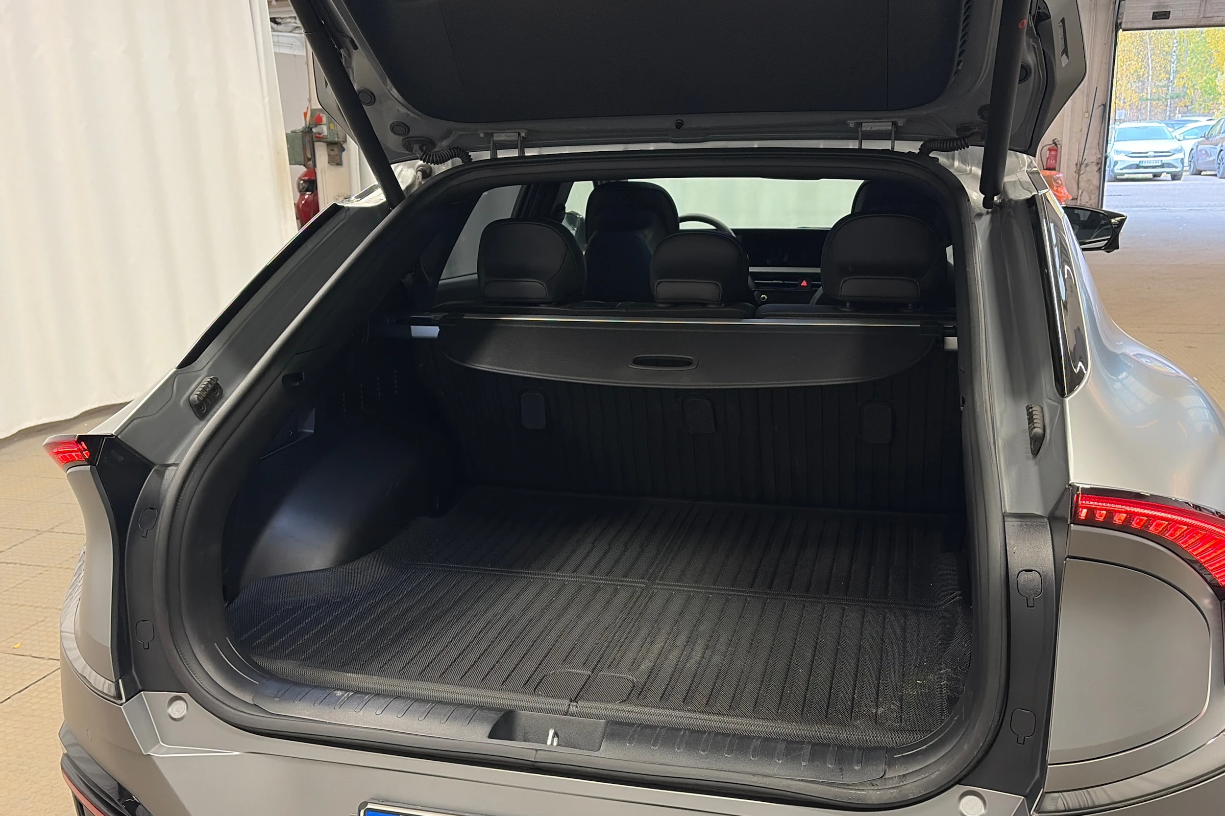 harmaa Kia EV6 2023 kuva 15.