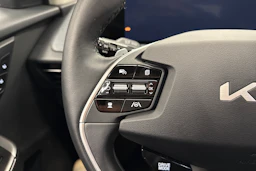 punainen Kia EV6 2023 kuva 16.
