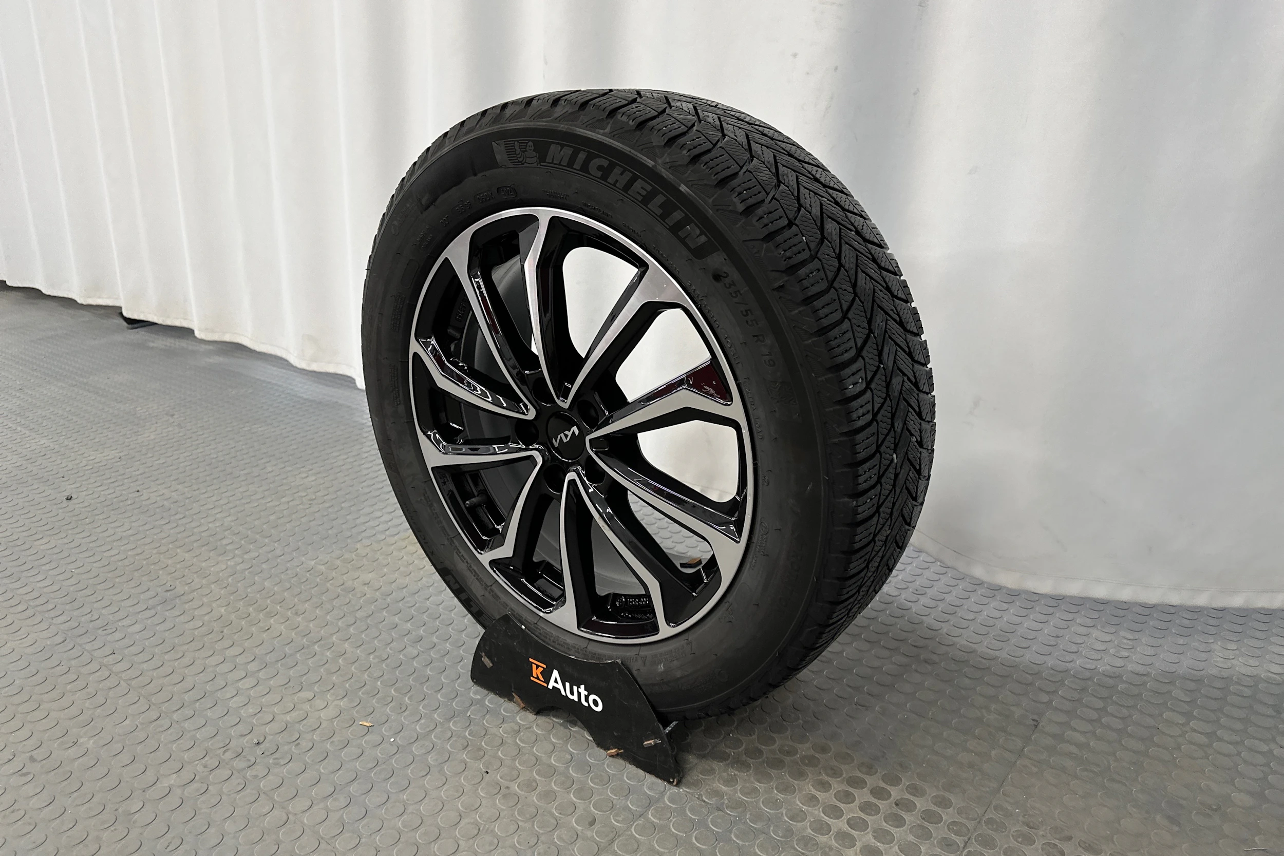 punainen Kia EV6 2023 kuva 13.