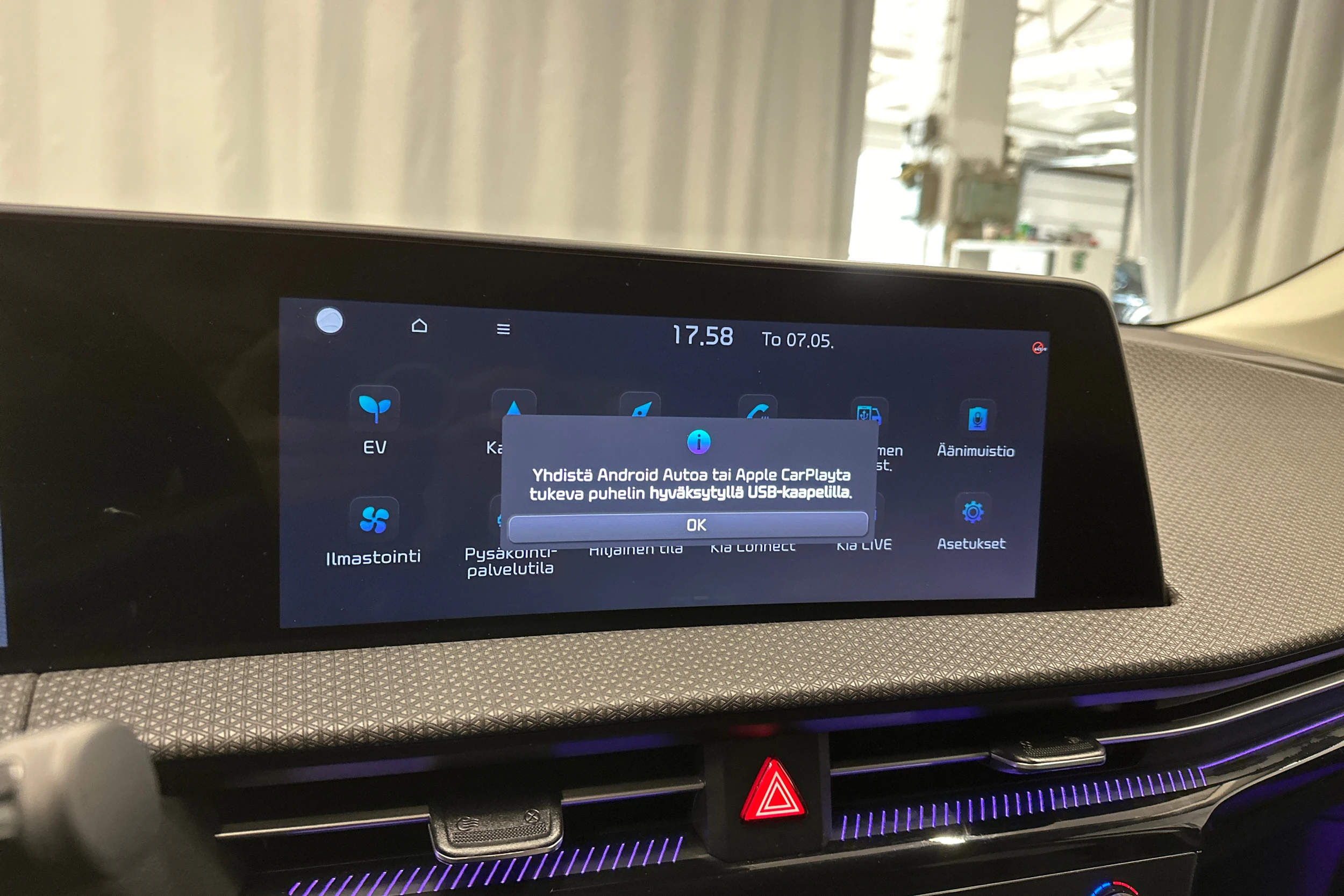 punainen Kia EV6 2023 kuva 22.