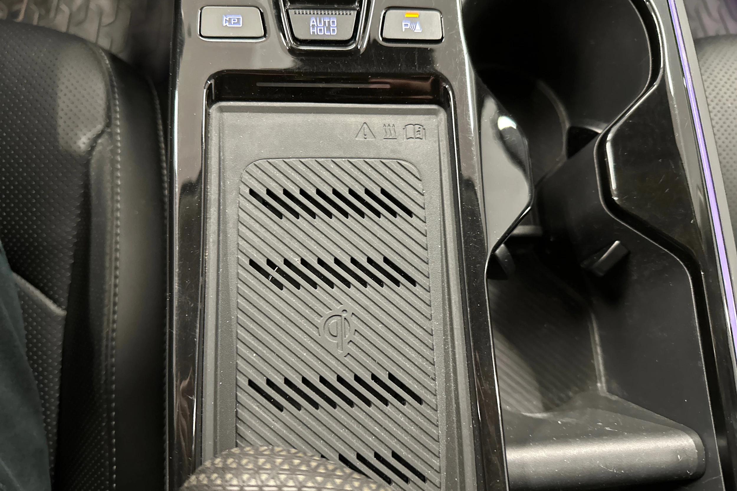 punainen Kia EV6 2023 kuva 28.