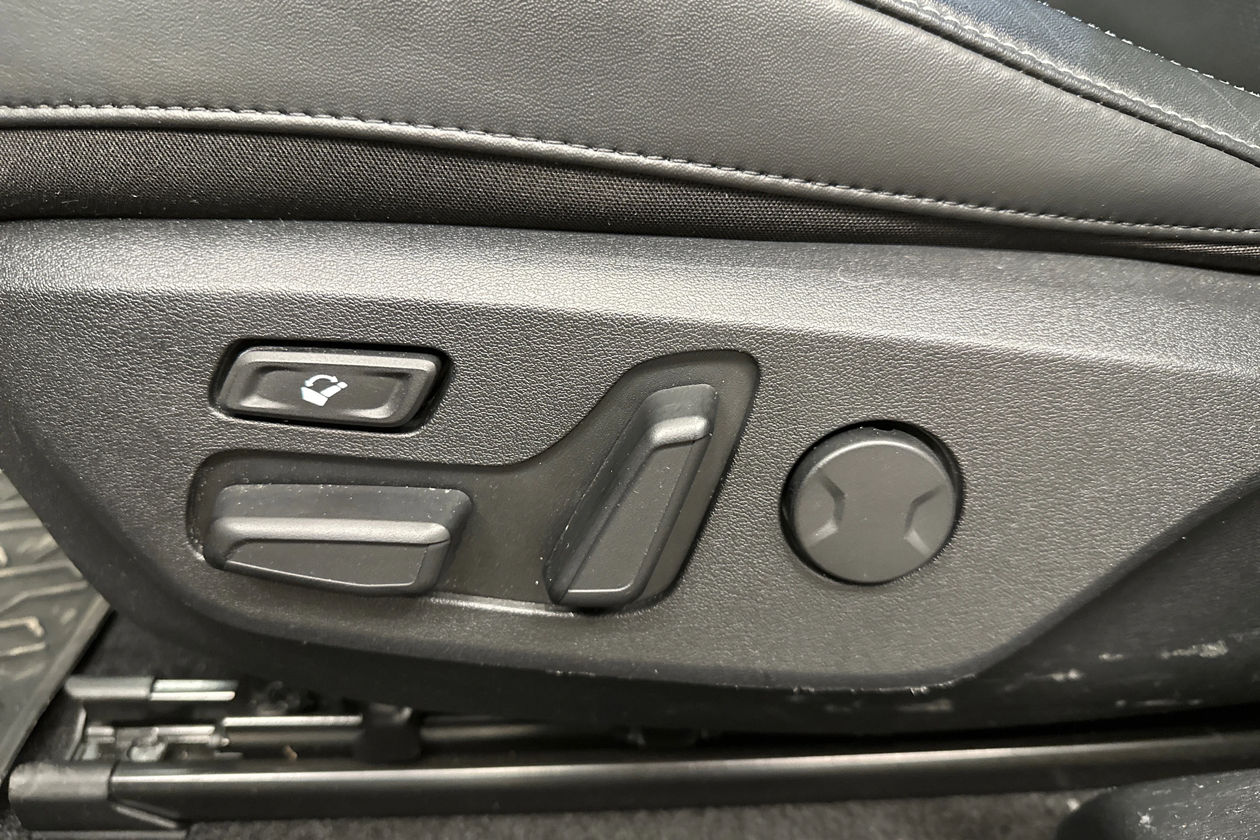 punainen Kia EV6 2023 kuva 30.