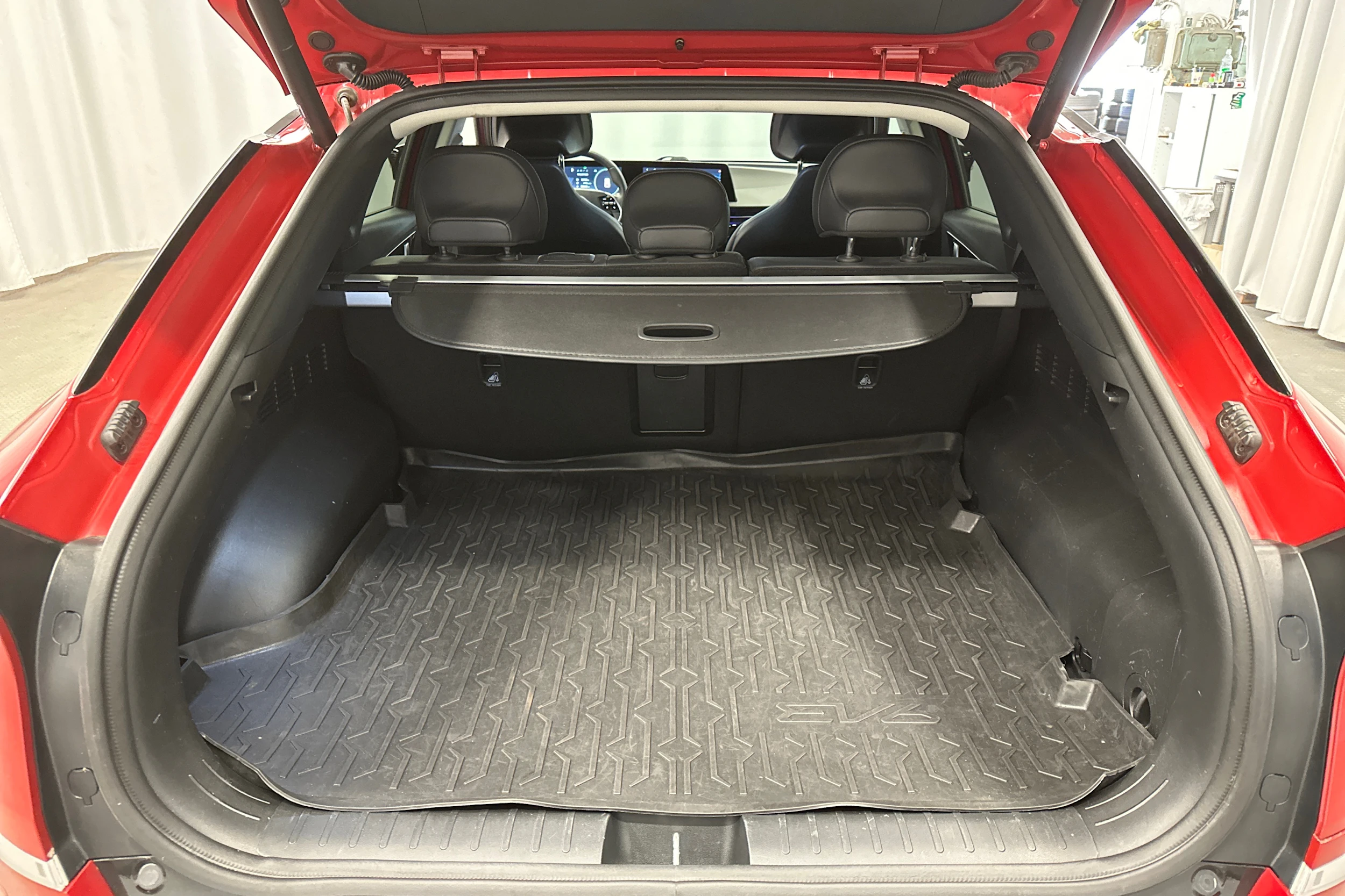 punainen Kia EV6 2023 kuva 31.