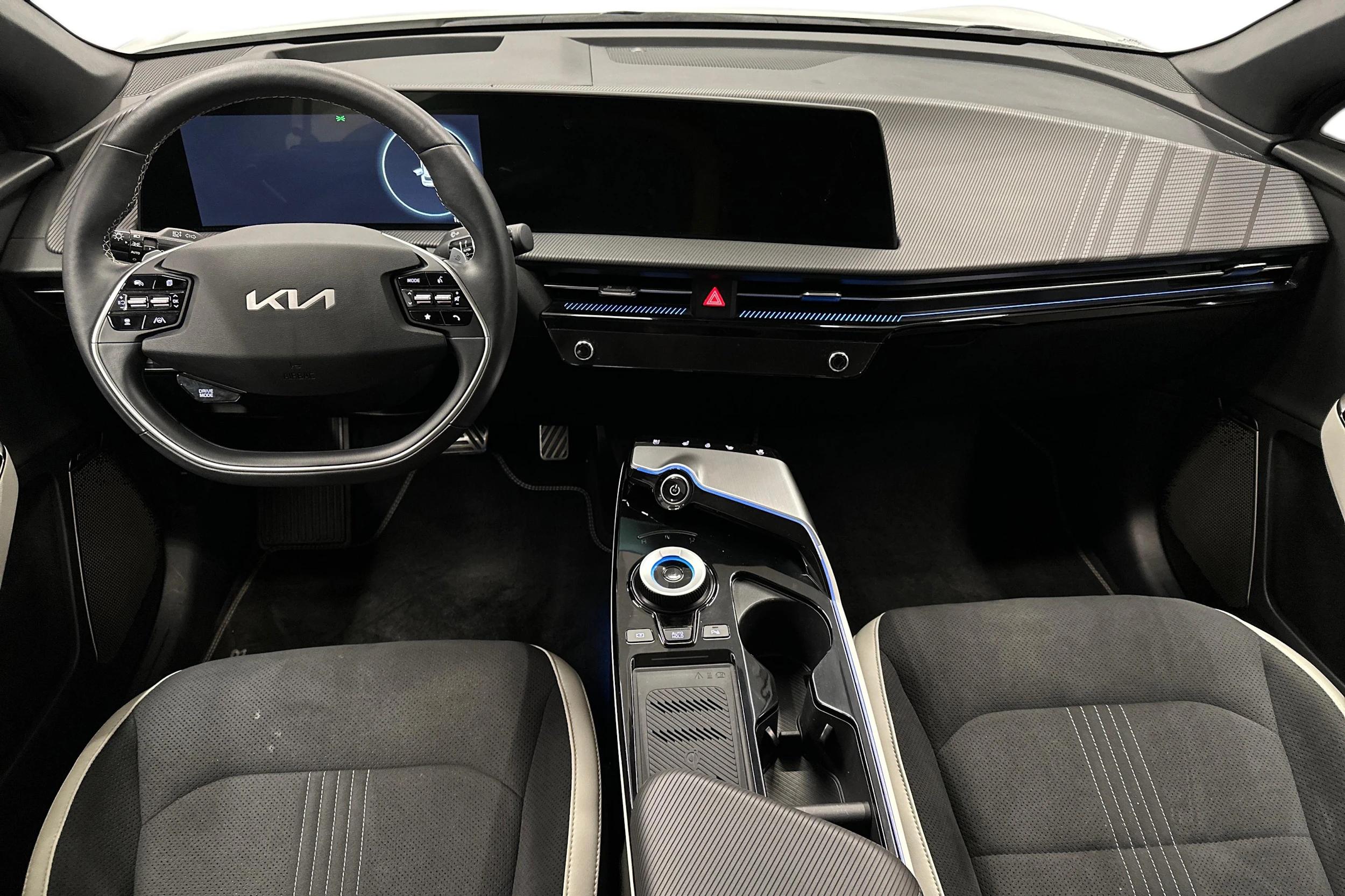 valkoinen Kia EV6 2024 kuva 7.