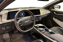 Sininen Kia EV6 2024 kuva 3.
