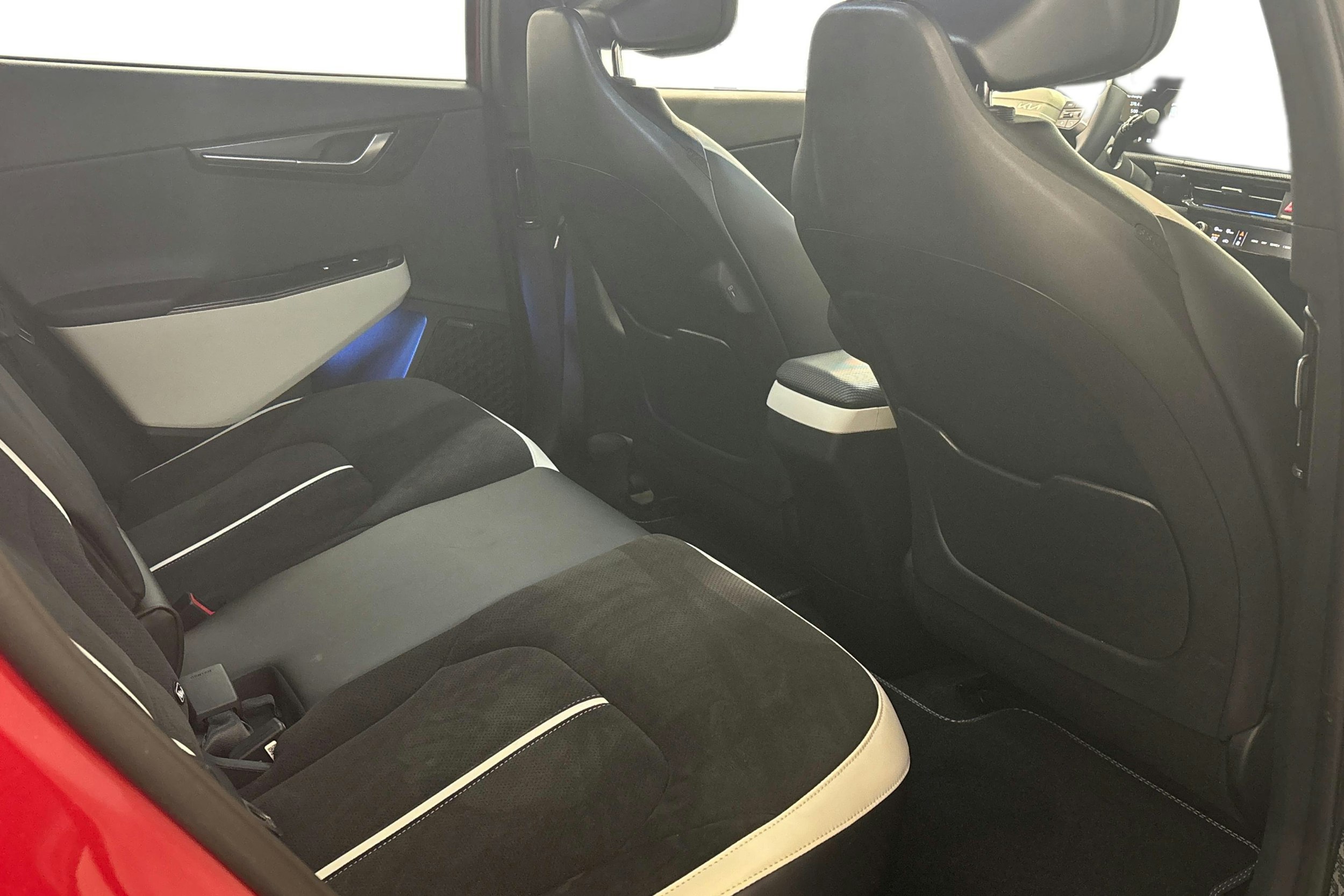 punainen Kia EV6 2025 kuva 9.