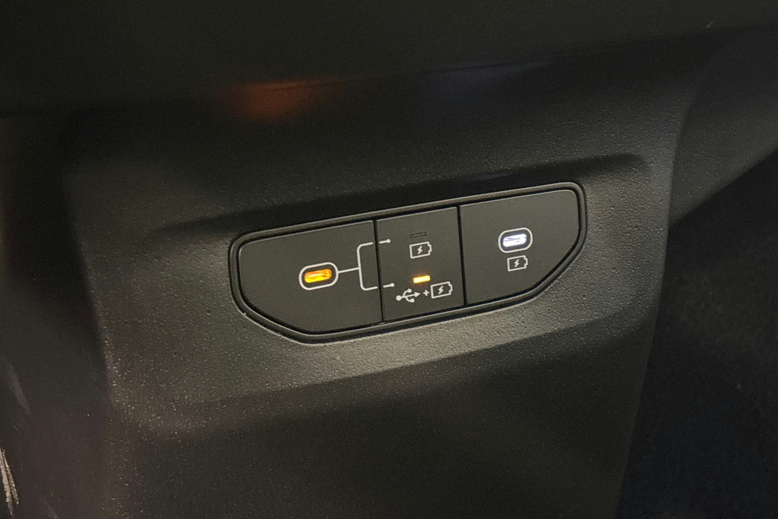 punainen Kia EV6 2025 kuva 25.