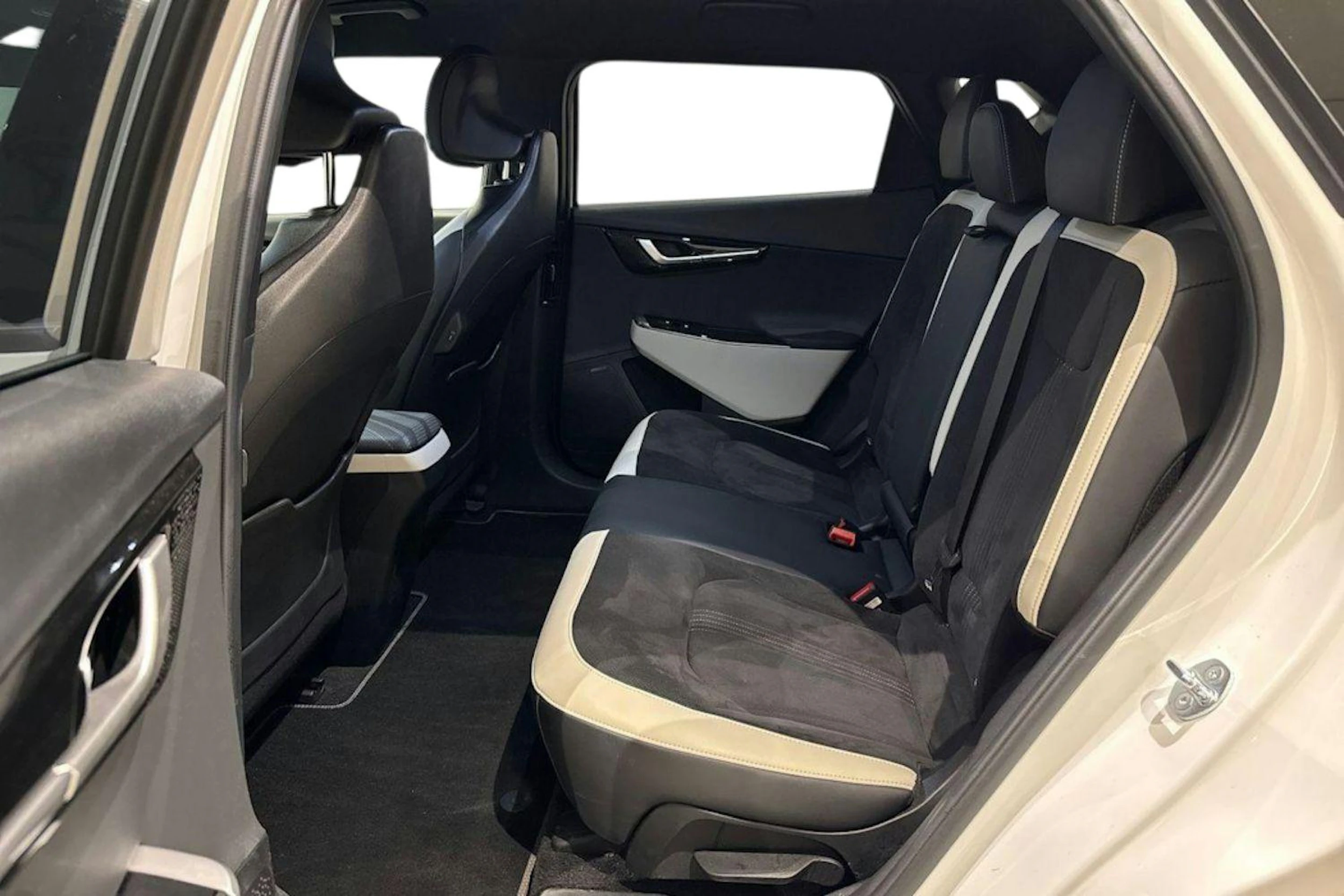 valkoinen Kia EV6 2025 kuva 8.