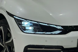 valkoinen Kia EV6 2025 kuva 12.