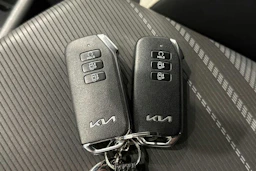 valkoinen Kia EV6 2025 kuva 26.