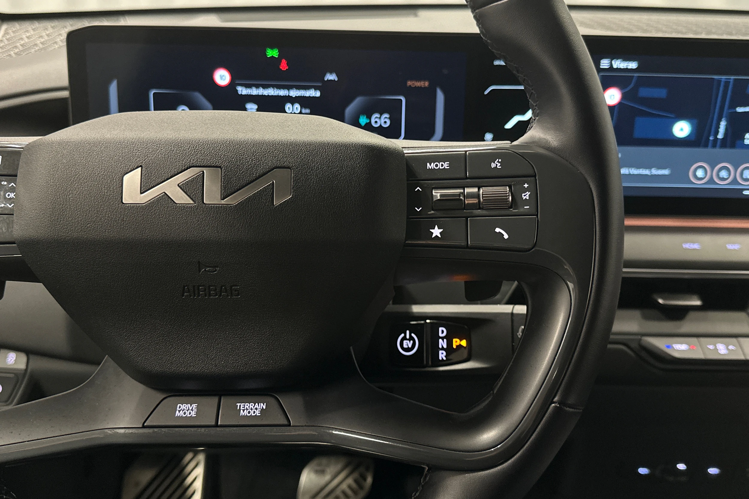 punainen Kia EV9 2024 kuva 12.