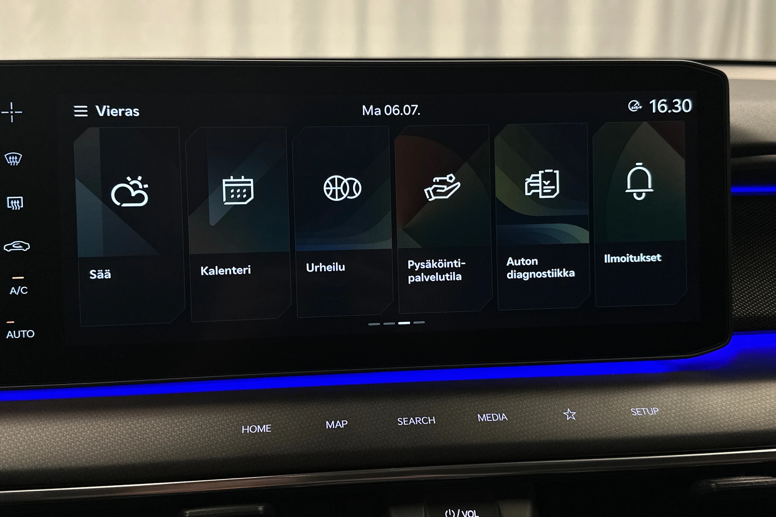 sininen Kia EV9 2025 kuva 17.