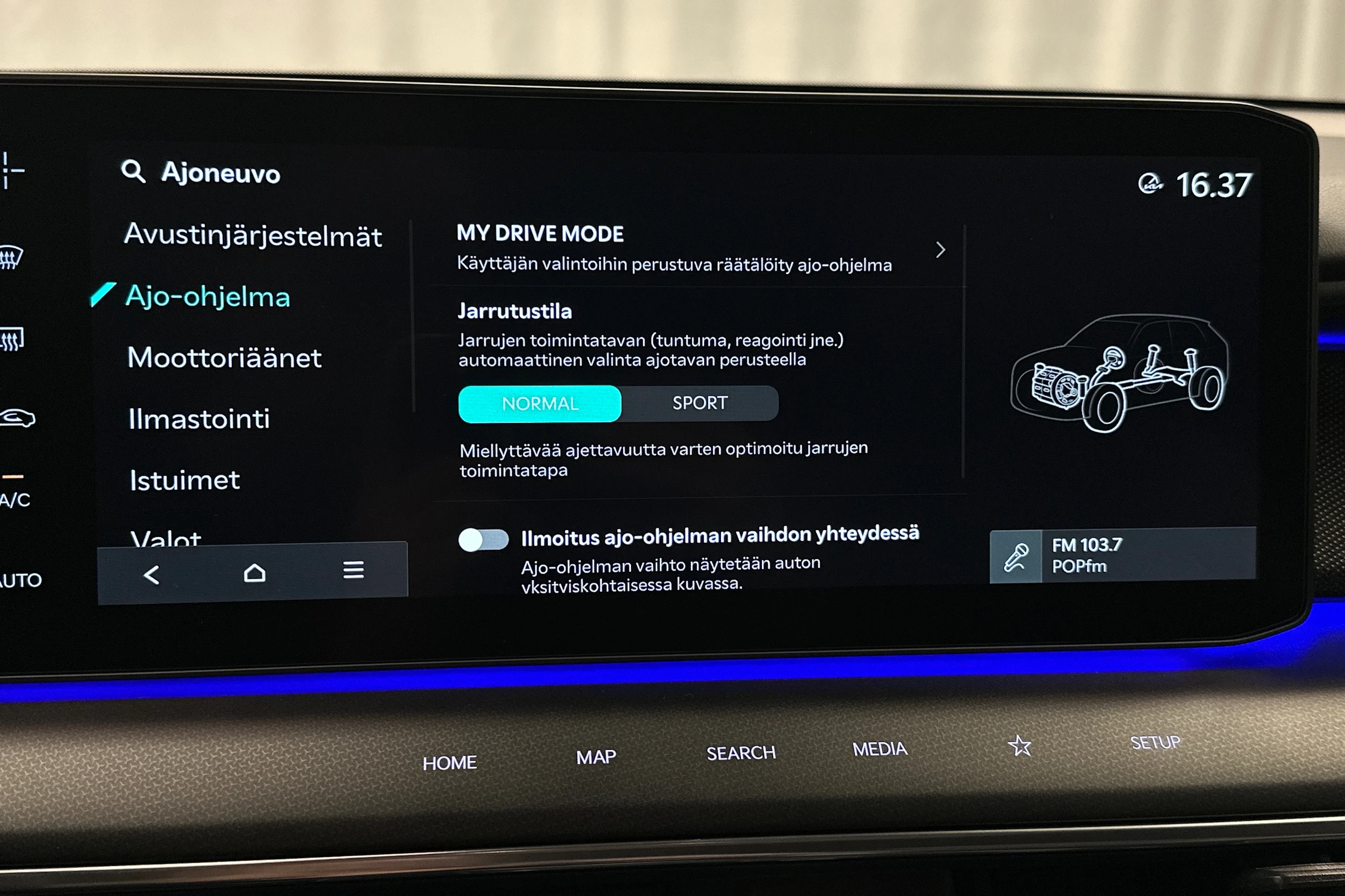 sininen Kia EV9 2025 kuva 24.