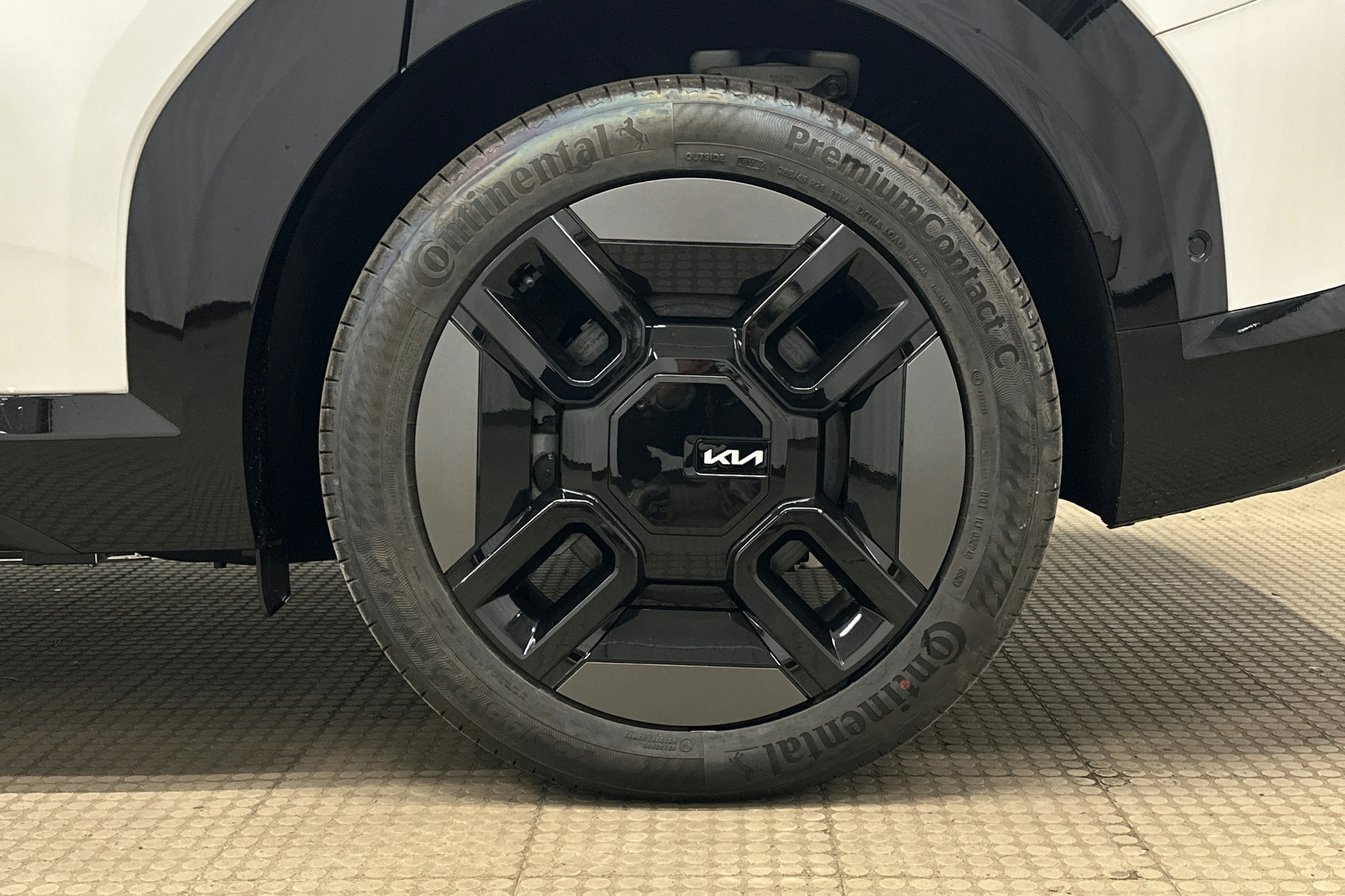 valkoinen Kia EV9 2025 kuva 13.