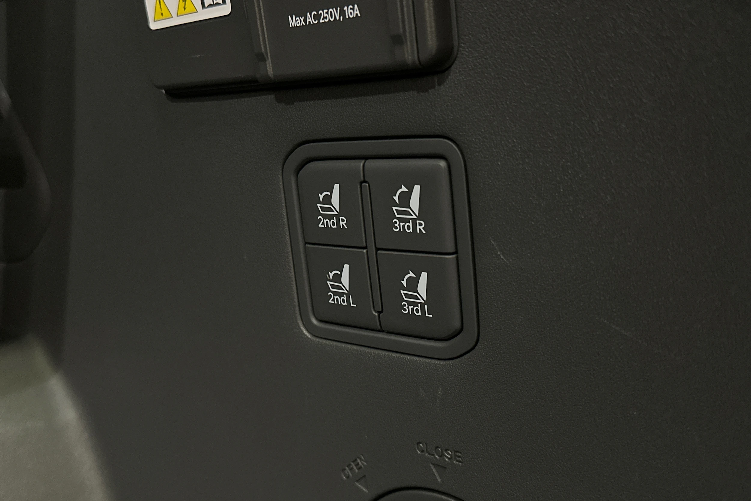 harmaa Kia EV9 2025 kuva 18.