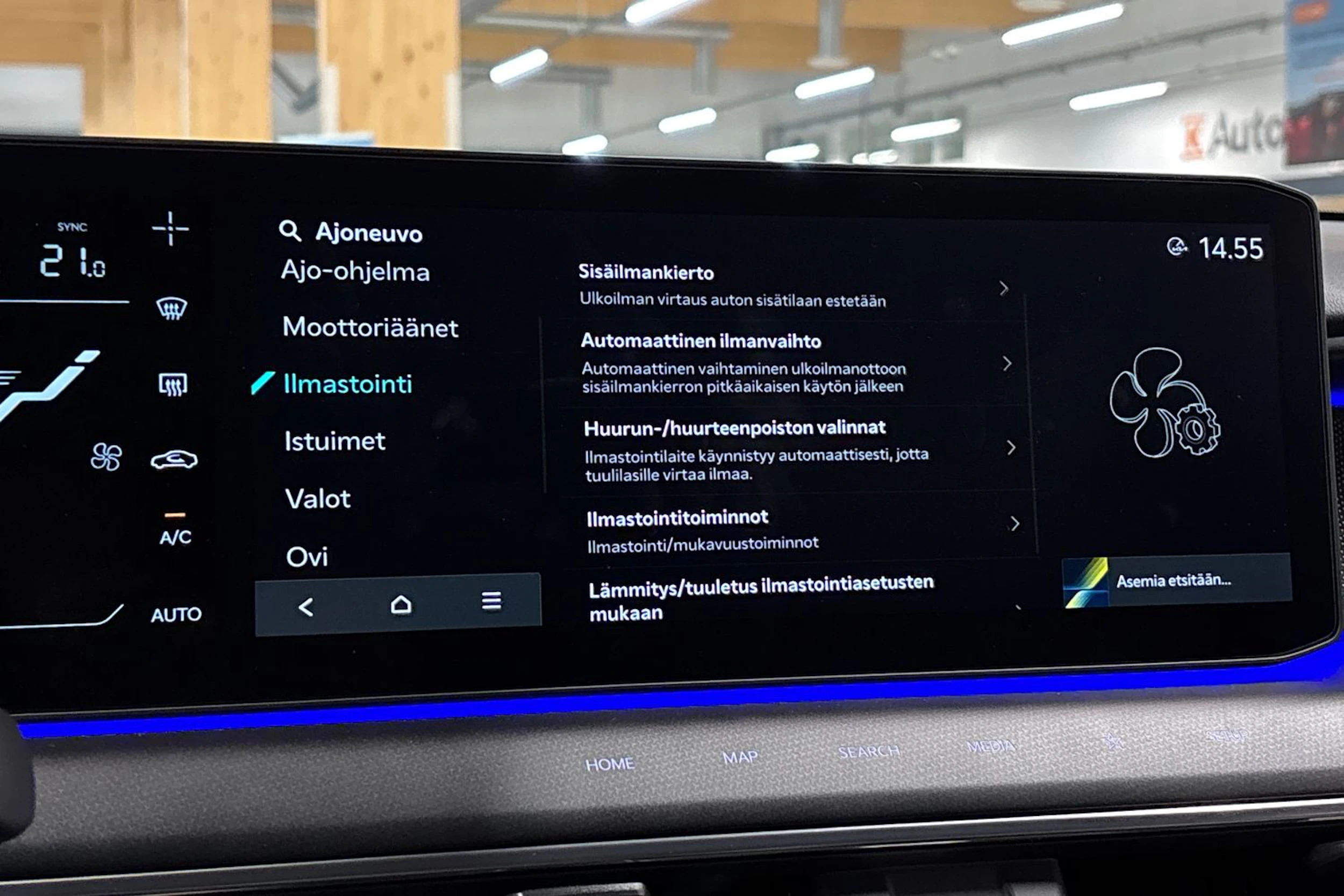 sininen Kia EV9 2025 kuva 30.