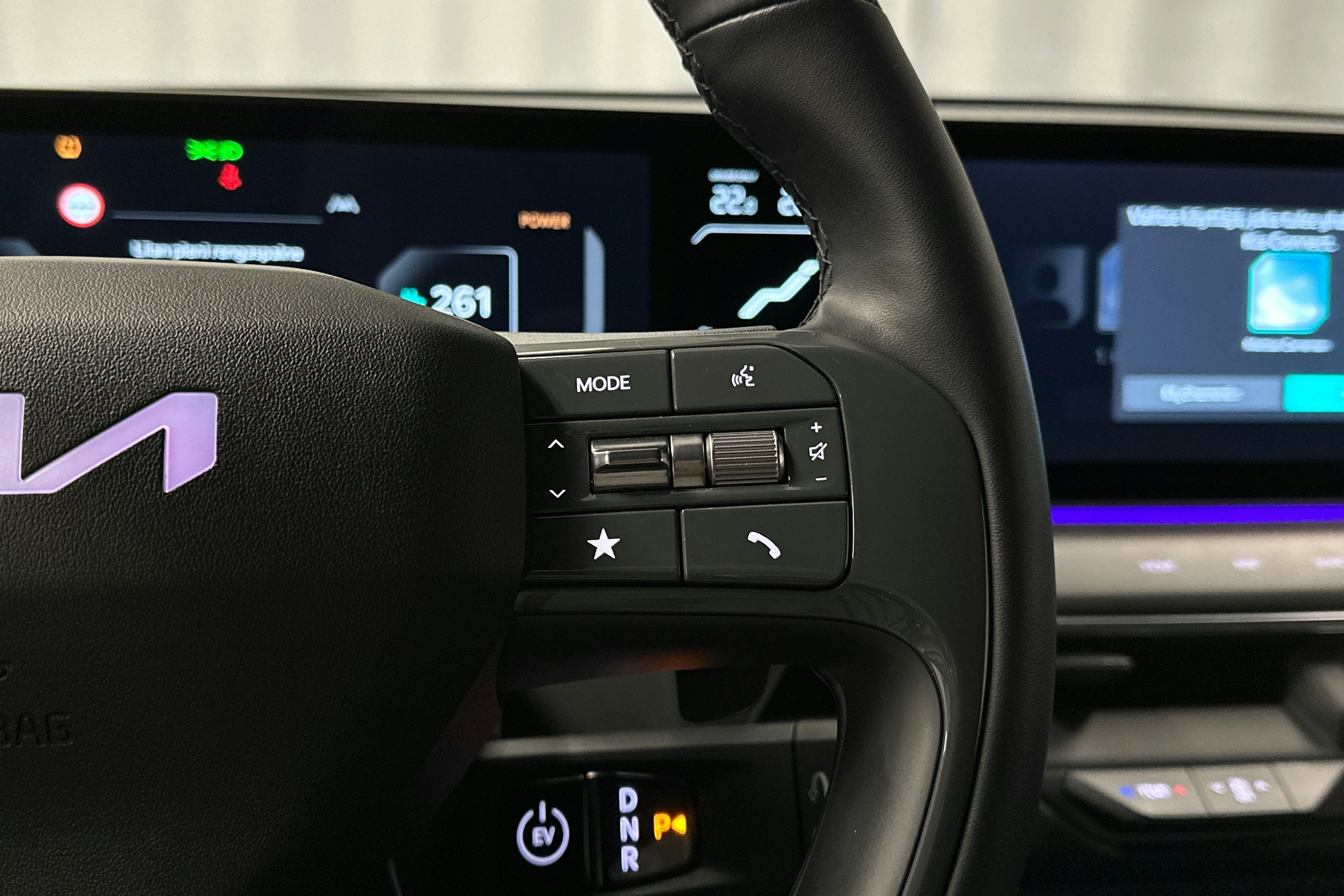 musta Kia EV9 2025 kuva 15.