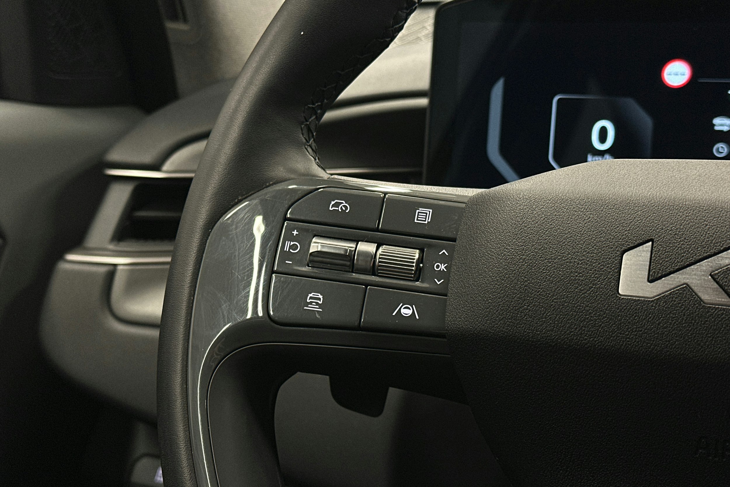 valkoinen Kia EV9 2025 kuva 23.