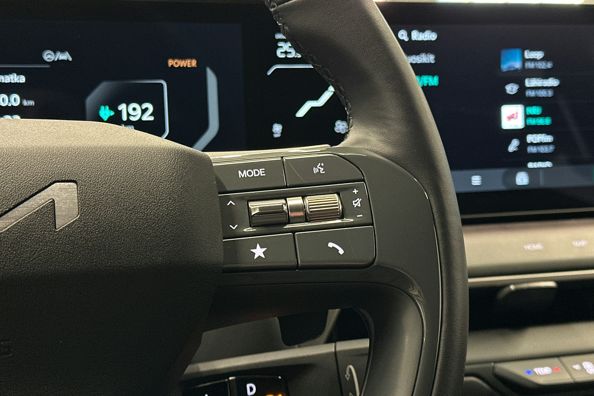 valkoinen Kia EV9 2025 kuva 24.