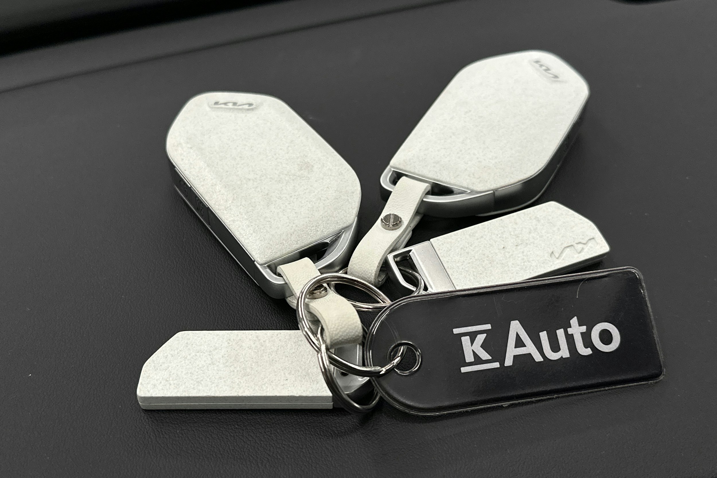 valkoinen Kia EV9 2025 kuva 35.