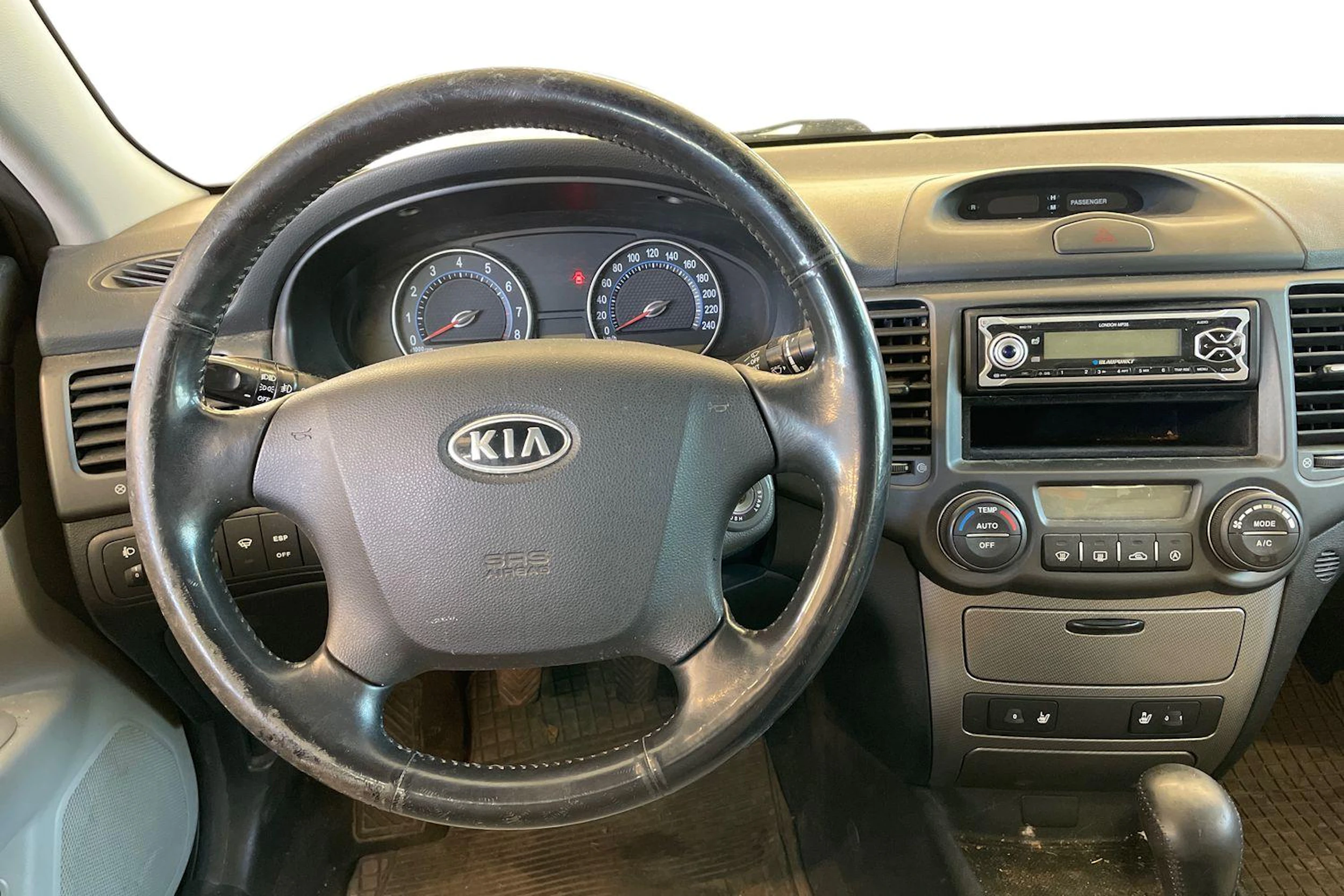 Punainen Kia Magentis 2006 kuva 7.