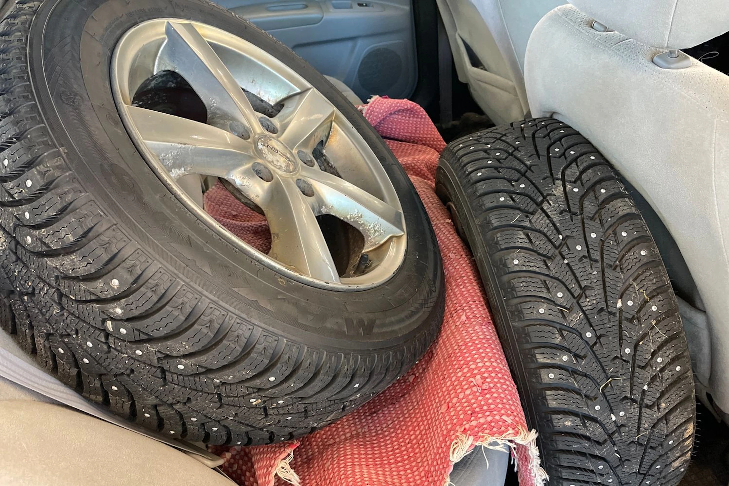 Punainen Kia Magentis 2006 kuva 11.