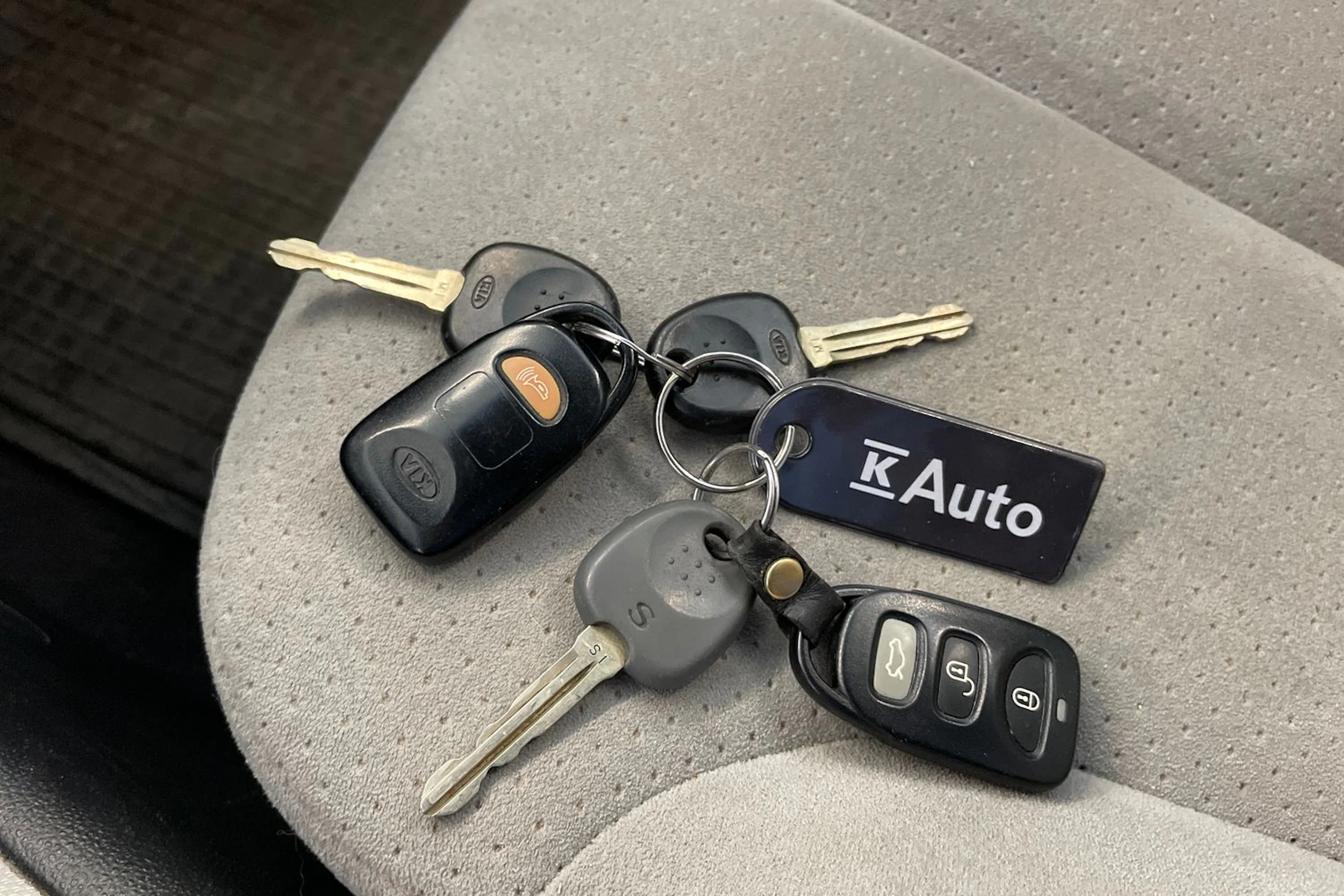 Punainen Kia Magentis 2006 kuva 13.